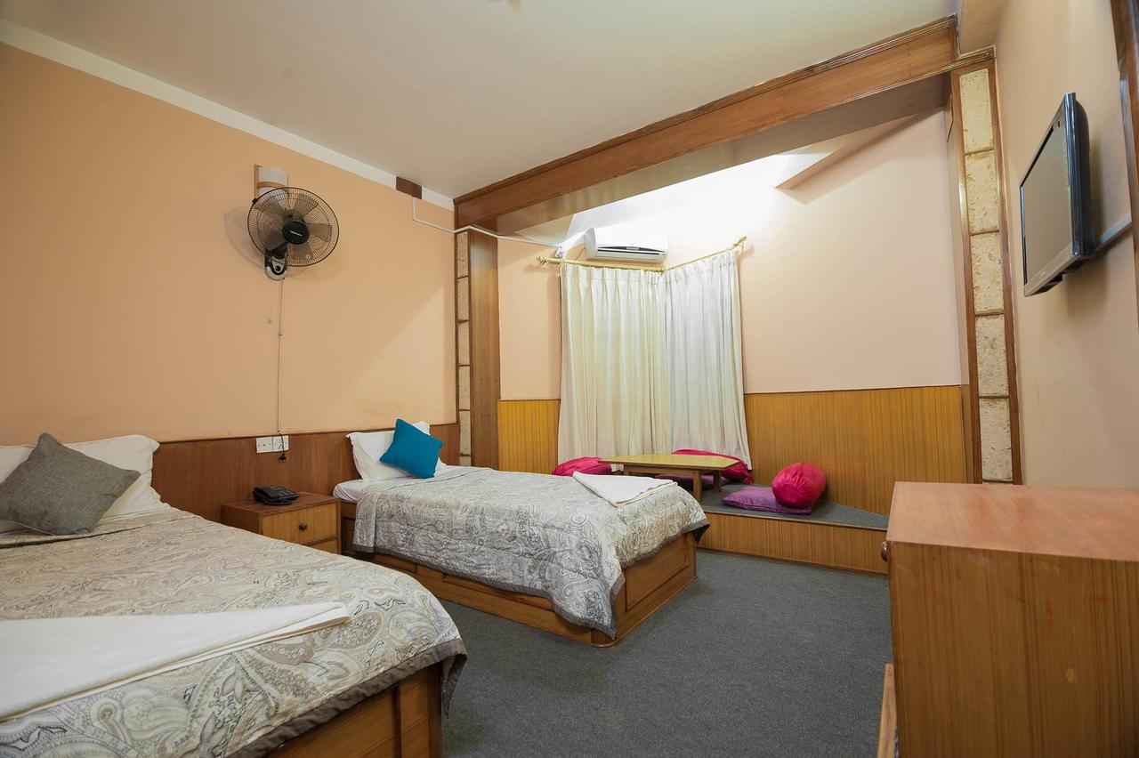 פוקהרה Hotel Candle Inn מראה חיצוני תמונה