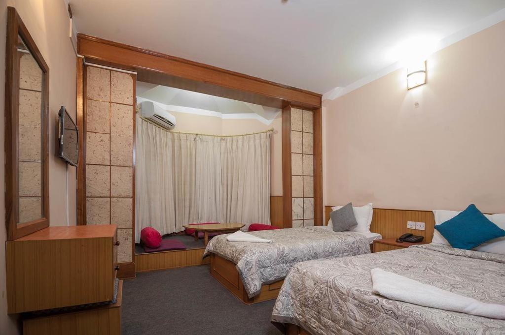 פוקהרה Hotel Candle Inn מראה חיצוני תמונה